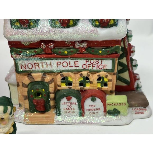 Christmas Expressions Hand Painted Ceramic Musical Village House Set Of THREE - Picture 15 of 16